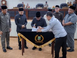 Andra Soni Ungkap Pendapatan Daerah pada APBD 2025 Banten Turun Rp 1,2 T