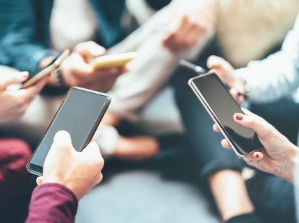 Kesehatan Mental Gen Z di Era Digital, Benarkah Rentan Depresi?