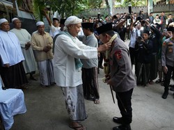 Kapolri Silaturahmi ke Ponpes Al Hamidy Pamekasan, Minta Nasihat Ulama demi Jaga NKRI