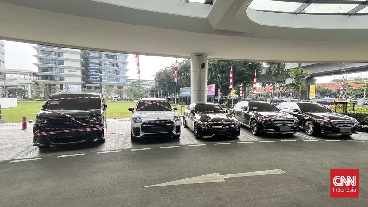 Kejagung Sita Uang Tunai hingga Mobil Mewah Diduga Milik Riza Chalid