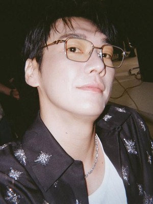 5 Potret Penuh Pesona Kim Young Kwang, Aktor Korea yang Bintangi Serial Netflix Trigger