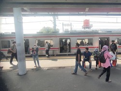 Begini Kondisi KRL Bogor-Jakarta Kota Saat Ada Kereta Anjlok
