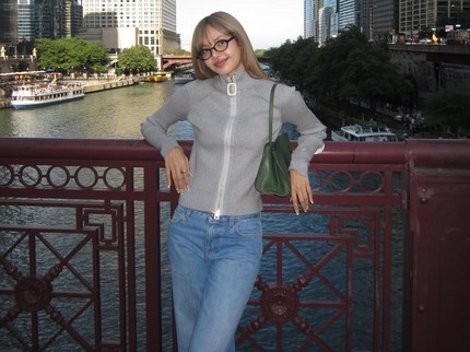 Bersanding dengan Julia Roberts, Lisa BLACKPINK Cetak Rekor di Golden Globe Awards 2026