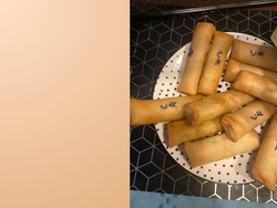 Duh! Pembeli Curiga Lumpia Pesanannya Ditulisi Pakai Spidol