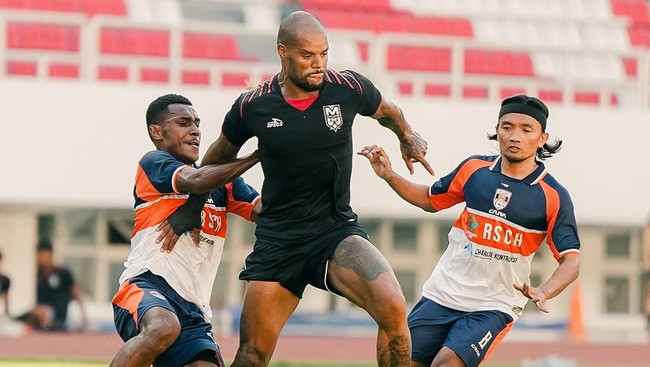 Hadapi Dewa United, Malut United Sudah Pelajari Kekuatan Lawan Pelatih Malut United, Hendri Susilo memastikan timnya tidak datang dengan tangan kosong saat dijamu Dewa United.