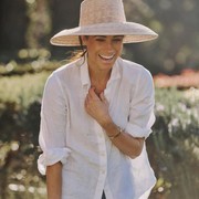 Gaya Summer Chic Meghan Markle di Ulang Tahunnya yang ke-44, Makin Memesona!