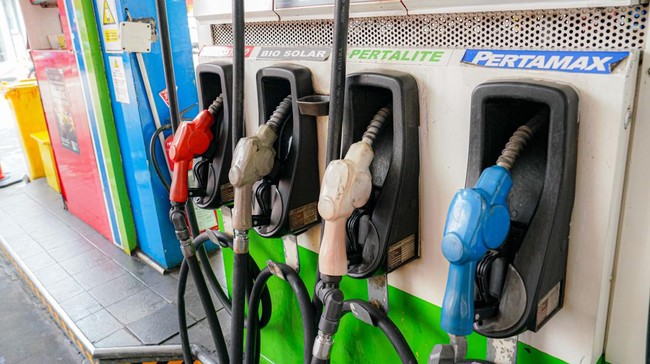 Pertamina menanggapi insiden Pertalite tercampur solar di SPBU Kembangan dengan sanksi berupa penutupan sementara demi memberi perlindungan terhadap konsumen.