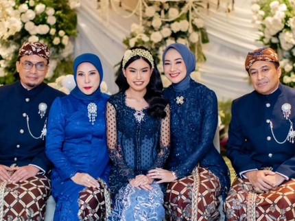 Pesan Haru Alya Rohali untuk Sang Putri, Namira Adjani di Momen Siraman Jelang Nikah