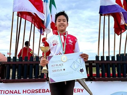 Rayyan Remaja 14 Tahun Raih Emas Kejuaraan Internasional Panahan Berkuda di Hungaria, Intip 5 Potretnya