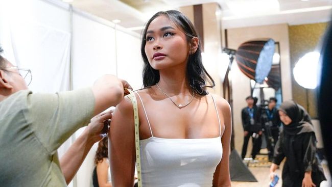 Sosok Sarah Tumiwa, Model yang Cepuin Foto Mesra Fuji dan Rakin Khan