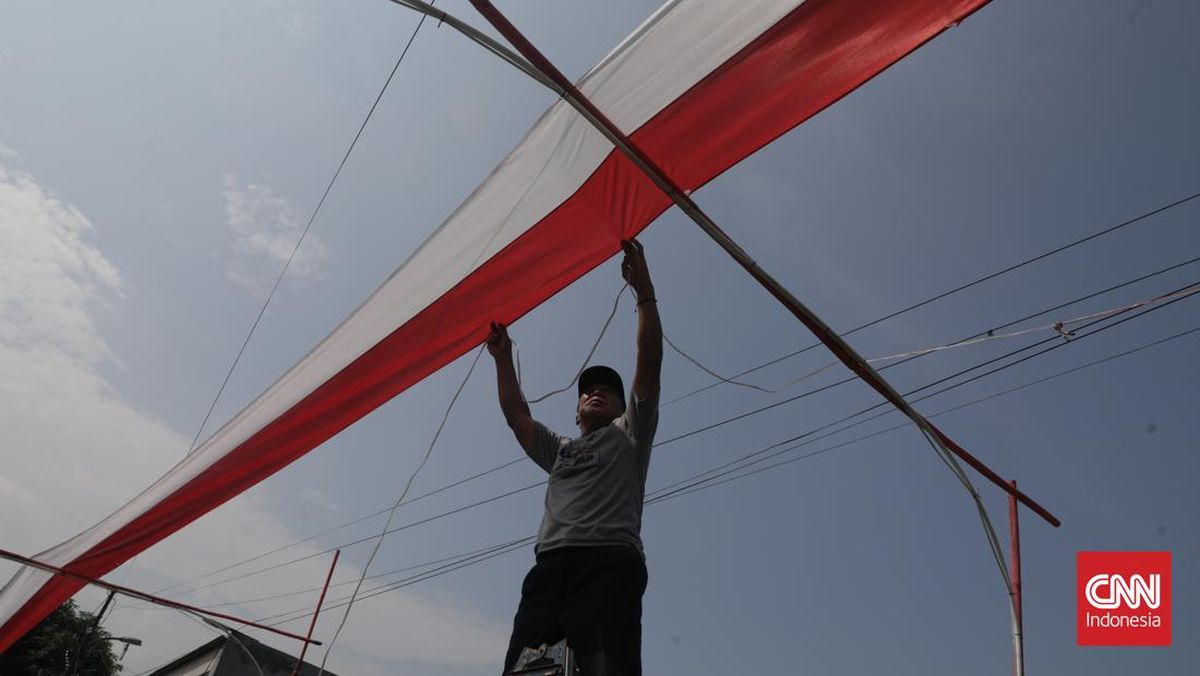 Tukang Cukur Ditegur Belum Pasang Bendera, Camat di Bogor Buka Suara