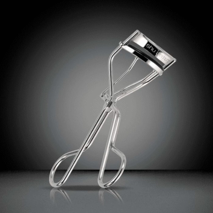 Shu Uemura Eyelash Curler Ergonomis Dengan Refill/Foto: shopee.com/Shu Uemura Official Store