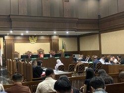 Hotman Singgung Tom Lembong, Hakim Tolak Sidang Bos Gula Ditunda