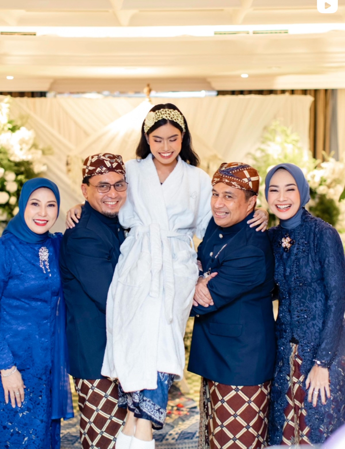 Siraman putri Alya Rohali