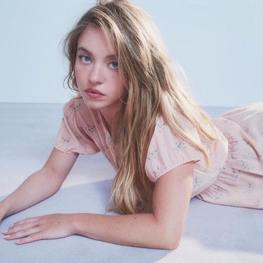 Kembali Jomlo, Sydney Sweeney Dipepet Pemain MU, Liverpool, hingga Arsenal