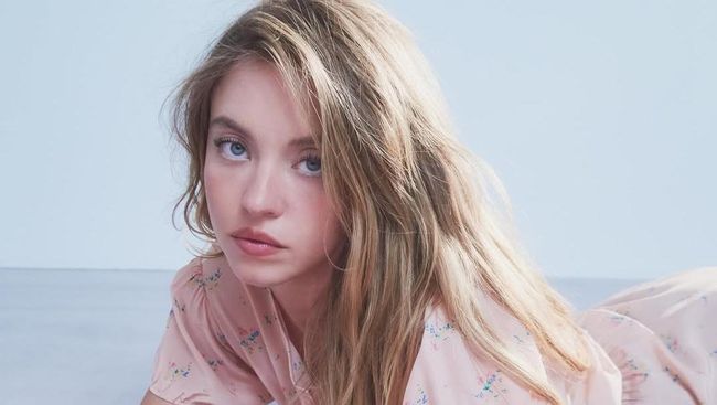 Kembali Jomlo, Sydney Sweeney Dipepet Pemain MU, Liverpool, hingga Arsenal