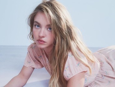 Kembali Jomlo, Sydney Sweeney Dipepet Pemain MU, Liverpool, hingga Arsenal