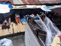 Warga dan Pedagang Cekcok gegara Lapak di Atas Jalan, Pemkot Medan Pelajari
