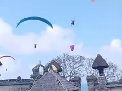 Viral Paralayang di Atas Pura Gunung Payung, Bupati Badung: Ternyata Jauh