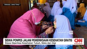 VIDEO: Siswa Ponpes Jalani Pemeriksaan Kesehatan Gratis