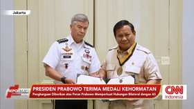 VIDEO: Presiden Prabowo Terima Medali Kehormatan