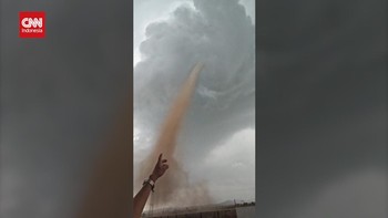 VIDEO: Detik-detik Kemunculan Tornado Muncul di Geopark China