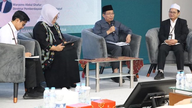 Baznas meluncurkan Indeks Zakat Nasional (IZN) 2025, dimana Kemenag dan Bappenas menekankan pentingnya zakat sebagai instrumen dalam pembangunan nasional.