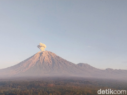 Gunung Semeru Kembali Erupsi, Status Masih Level II Waspada