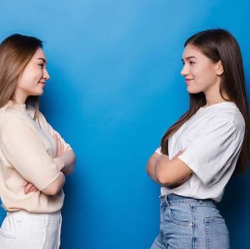 Dikenal Dingin, 6 Zodiak yang Paling Cocok Jadi Sahabatnya Aquarius