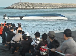 Kapal Terbalik, Operator Dolphin Cruise Dilaporkan Langgar Protokol