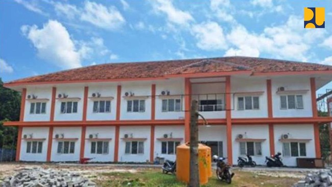 Kementerian PU mempercepat pembangunan 50 Sekolah Rakyat untuk pendidikan gratis dan berkualitas dengan target kontruksi selesai Agustus 2025.