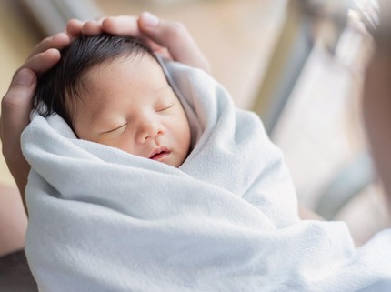 Kepala Bayi Lonjong Saat Lahir, Perlukah Khawatir?