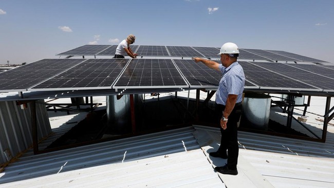 Pemerintah Australia mempercepat transisi energi terbarukan dengan diskon 20 persen untuk pemasangan panel surya di sektor komersial dan pertanian.