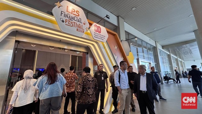 Warga Surabaya dan sekitarnya dapat segera bergabung di LPS Financial Festival, Surabaya. Acara ini berlangsung mulai pukul 09.00 WIB hingga malam nanti.