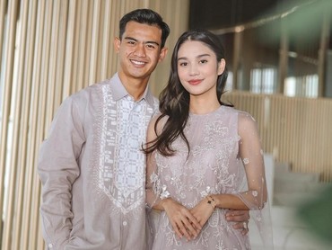 img-title Selain Kode Cerai, Isi Chat Azizah Salsha soal Agama Buat Ibunda Menangis Disorot