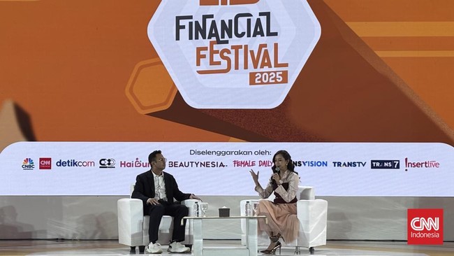 Artis sekaligus pebisnis Raffi Ahmad menjadi salah satu bintang tamu utama di gelaran LPS Financial Festival 2025 di Dyandra Convention Center, Rabu (6/8).
