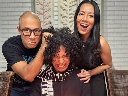 Rayakan Ultah Sang Putra, Dewi Lestari dan Mantan Suami Tampil Bersama