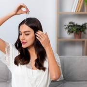 Bukan Cuma Pakai Serum! Ini 5 Rutinitas Perawatan Rambut yang Bikin Sehat Berkilau