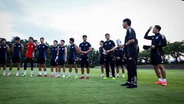 Kabar Sport CNN Terbaru : Suasana Ceria Iringi Debut Shin Tae Yong Latih Ulsan HD