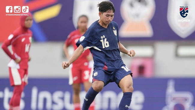 Bintang Thailand Kaget Hajar Indonesia 7-0 di Piala AFF Wanita 2025 Pemain Thailand Kanchanathat Phomsri tak menyangka timnya bisa menang 7-0 atas Indonesia di Piala AFF Wanita 2025.