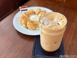 Video: Menikmati Gehaktballen sambil Ngobrol Bareng Tante Thea di Kafe Belanda Depok