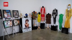 VIDEO: Barang Pribadi Whitney Houston Akan Dilelang untuk Donasi