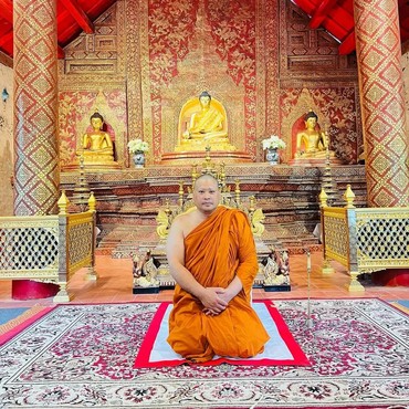 Sosok Vacharaesorn, Putra Raja Thailand yang Tak Diakui dan Kini Jadi Biksu