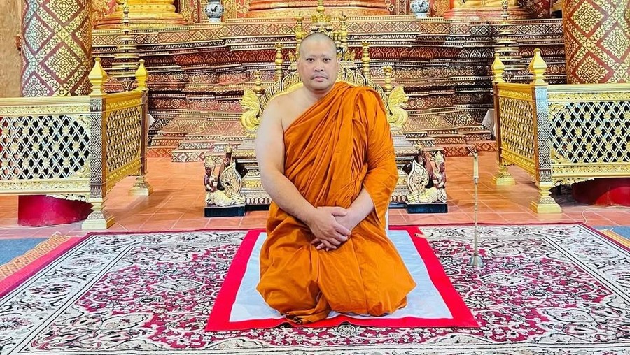 Vacharaesorn Vivacharawongse Vacharaesorn Vivacharawongse
