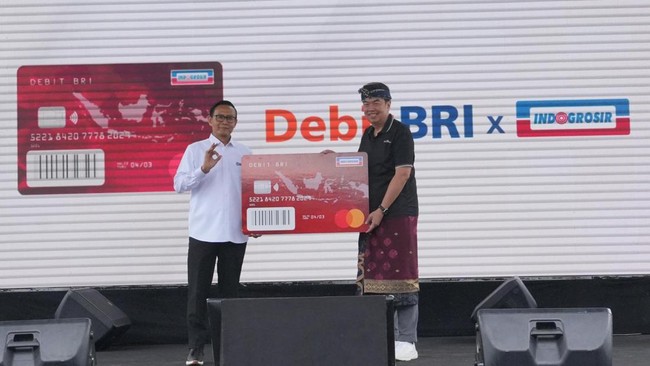 Kartu Debit Co-Branding BRI-Indogrosir memberi kemudahan transaksi yang praktis, aman, serta sesuai dengan kebutuhan nasabah pelaku usaha.