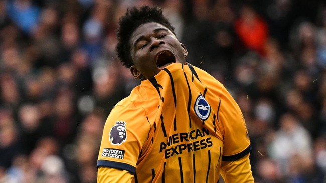Manchester United terancam rugi besar jika merekrut gelandang Carlos Baleba dari Brighton and Hove Albion pada bursa transfer awal musim.