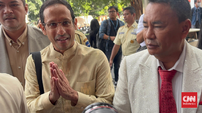 Kejagung memanggil Nadiem Makarim untuk diperiksa terkait dugaan korupsi Program Digitalisasi Pendidikan 2019-2022. Kerugian negara diperkirakan Rp1,98 triliun.