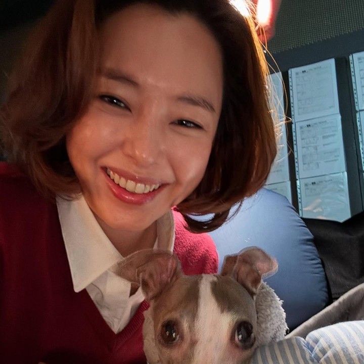 <p>Bintang drama Korea <em>Knight Flower,</em> Lee Hanee, sebentar lagi dikaruniai anak kedua. Pada Maret 2025 lalu, agensinya Team HOFF, mengumumkan kabar kehamilan sang aktris ke publik. Saat itu, Lee Hanee masih berada di tahap awal kehamilan. (Foto: Instagram @honey_lee32)</p>