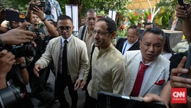 FOTO: Didampingi Hotman Paris, Nadiem Makarim Penuhi Panggilan KPK