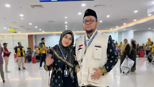 Nia dan Adit AFI Jalani Ibadah Umrah, Terasa Berbeda karena Pertama ...